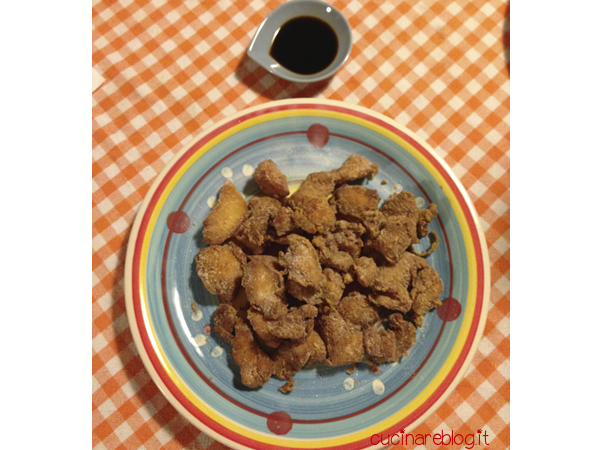 Pollo fritto giapponese tori no karaage